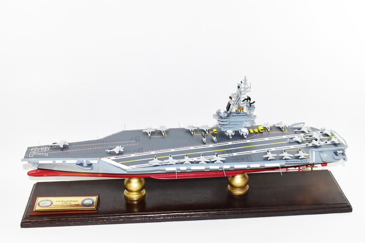 USS Ronald Reagan (CVN-76) Aircraft Carrier Model
