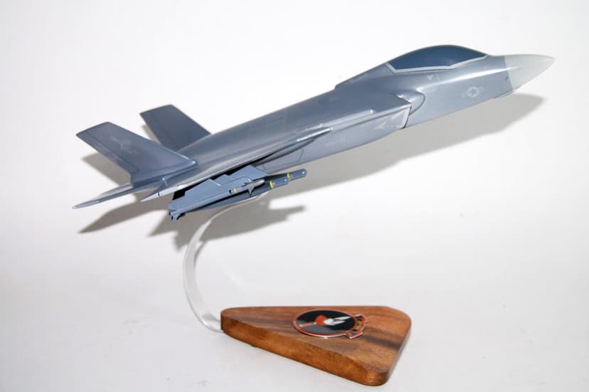 VFA-147 (2)